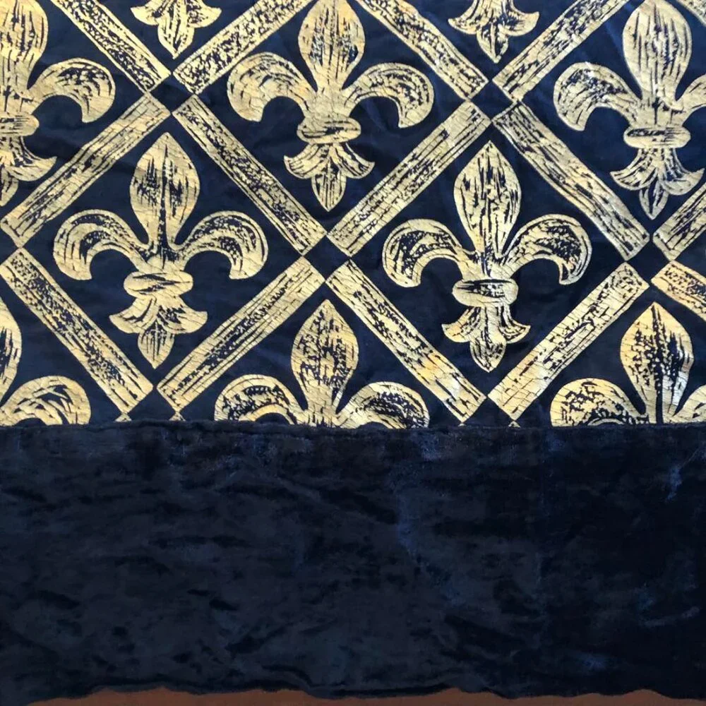 NWT ALEXANDRA'S ACCENTS Baroque Throw Black Velour Gold Fleur-de-lis 60” Square